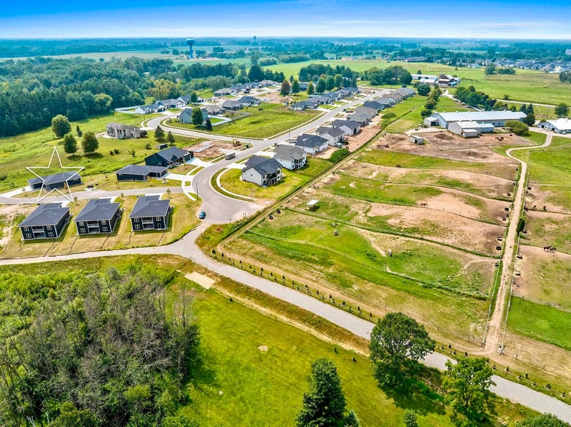 4001 Antwerp Ave, Howard, WI 54313-7518