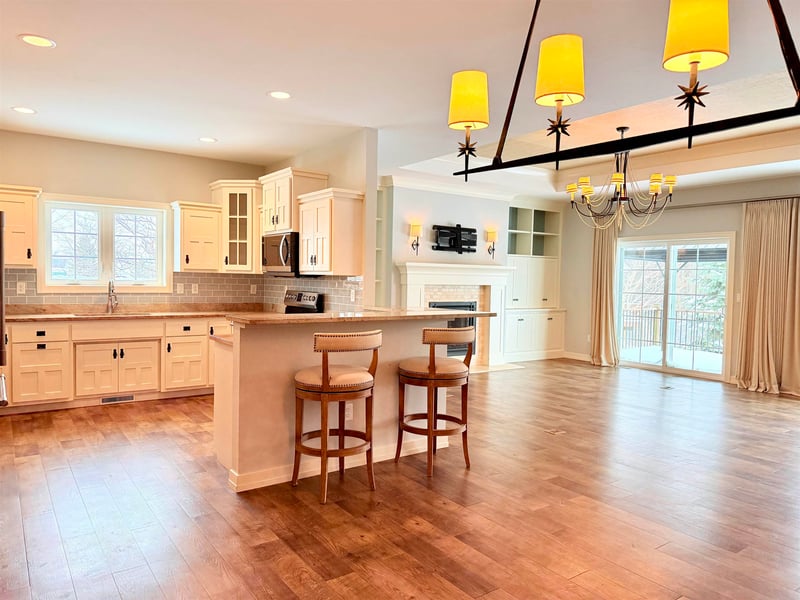 1853 Swan Rd, De Pere, WI 54115