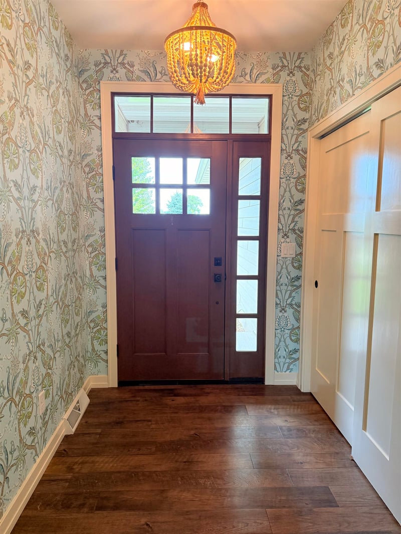 1853 Swan Rd, De Pere, WI 54115