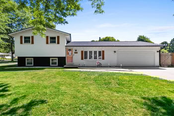 1015 Aphrodite Rd, Green Bay, WI 54311-0000