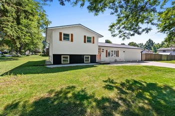 1015 Aphrodite Rd, Green Bay, WI 54311-0000