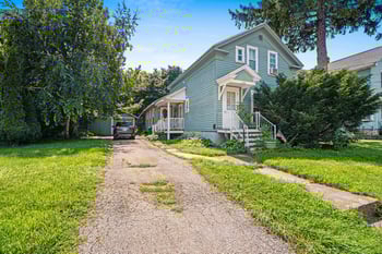 1013 Waugoo Ave, Oshkosh, WI 54901-5462