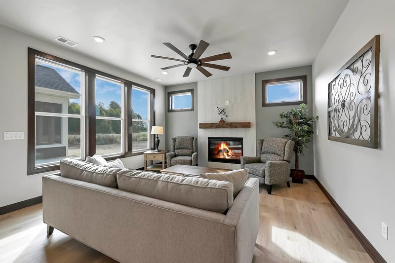 895 Black Swan Dr, Menasha, WI 54952