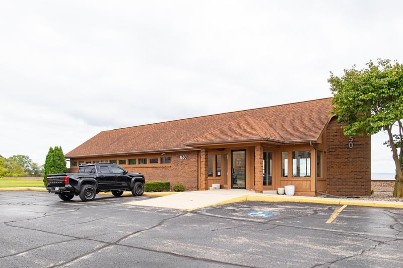 1650 Main St, Oshkosh, WI 54902-6987