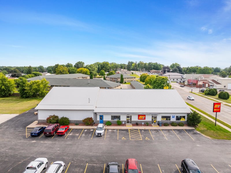 821 Lime Kiln Rd, Green Bay, WI 54302-3807