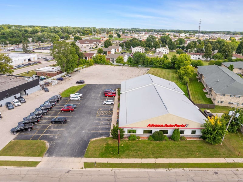 821 Lime Kiln Rd, Green Bay, WI 54302-3807