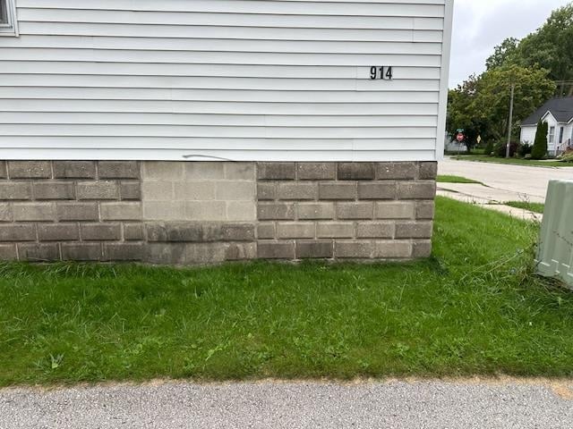 914 Van Buren St, Green Bay, WI 54302-0000