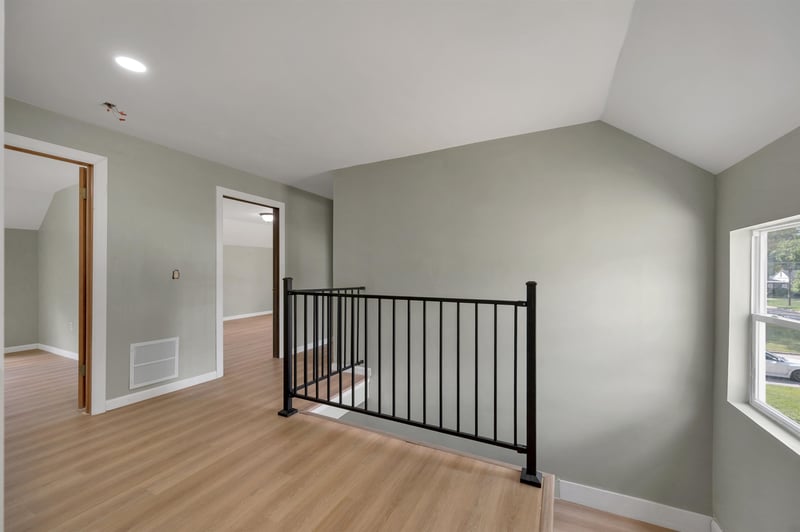 1301 Garland St, Allouez, WI 54301