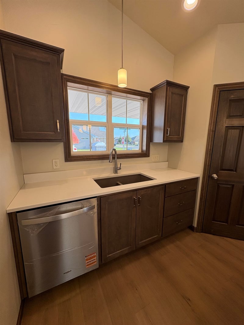 3876 Meunier Ln, Green Bay, WI 54311