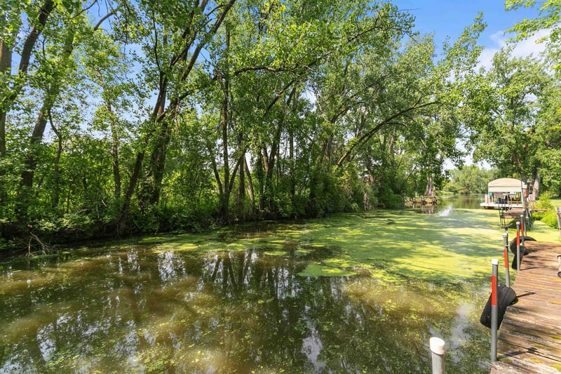 Black Wolf Point Ln, Oshkosh, WI 54902