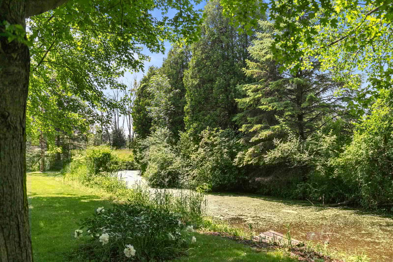 Black Wolf Point Ln, Oshkosh, WI 54902