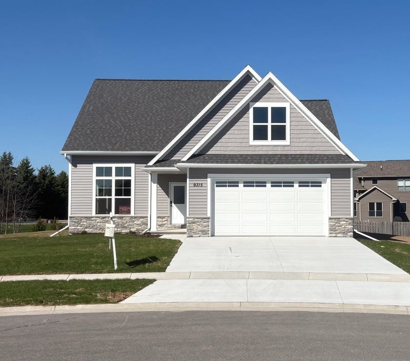 N9315 Gemstone Ct, Appleton, WI 54915