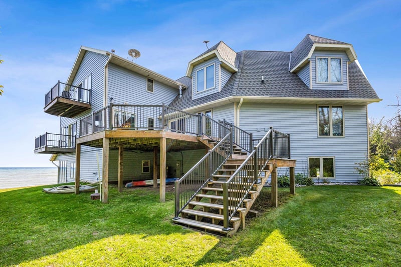E7379 Washington Rd, Algoma, WI 54201