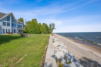 E7379 Washington Rd, Algoma, WI 54201