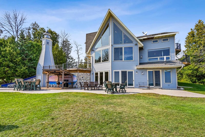 E7379 Washington Rd, Algoma, WI 54201