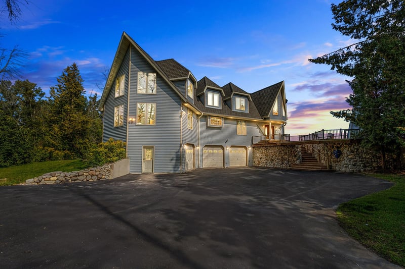 E7379 Washington Rd, Algoma, WI 54201