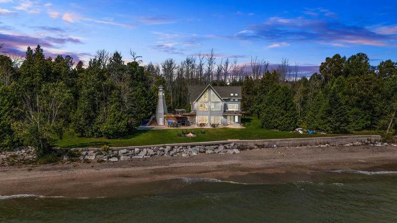 E7379 Washington Rd, Algoma, WI 54201
