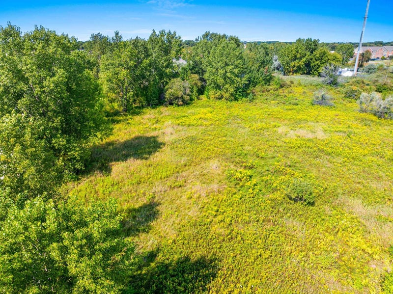 Lowell Dr, Green Bay, WI 54311