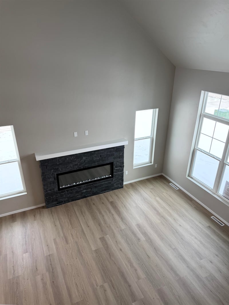 N9359 Gemstone Ct, Appleton, WI 54915