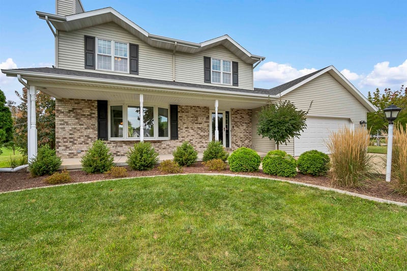 737 Desplaine Rd, De Pere, WI 54115