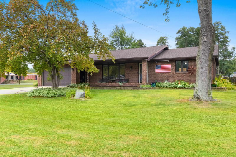 2439 West Point Rd, Green Bay, WI 54304