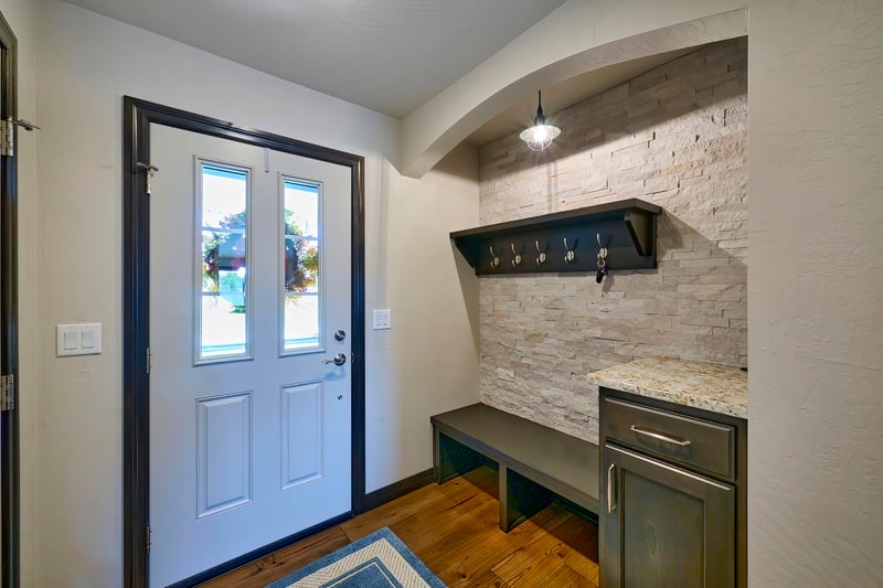 838 Sharon Ln, Pulaski, WI 54162