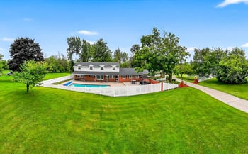 216 Main St, Hortonville, WI 54944-9435