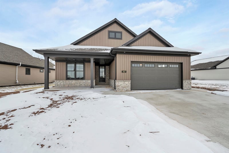 1617 Honeysuckle Cir, De Pere, WI 54115