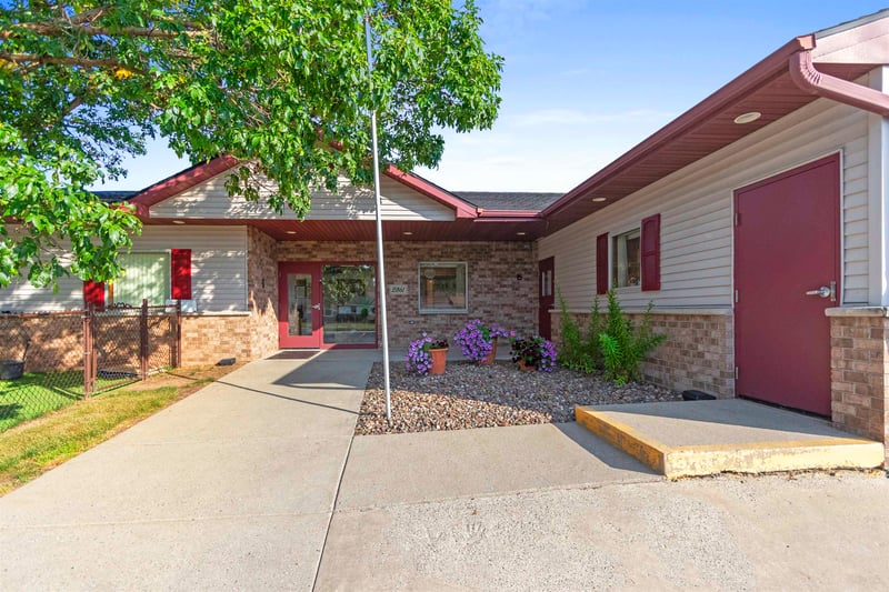 2861 Ridge Rd, Green Bay, WI 54304