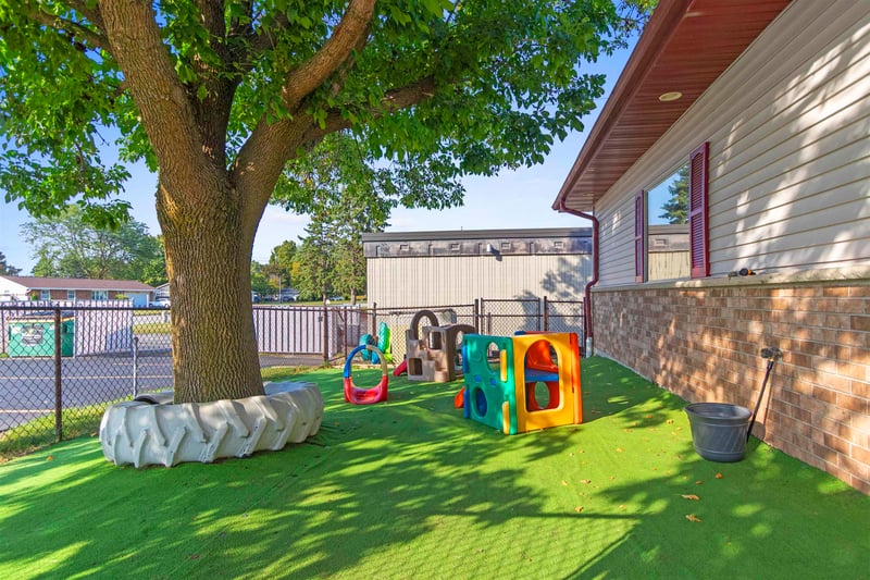 2861 Ridge Rd, Green Bay, WI 54304