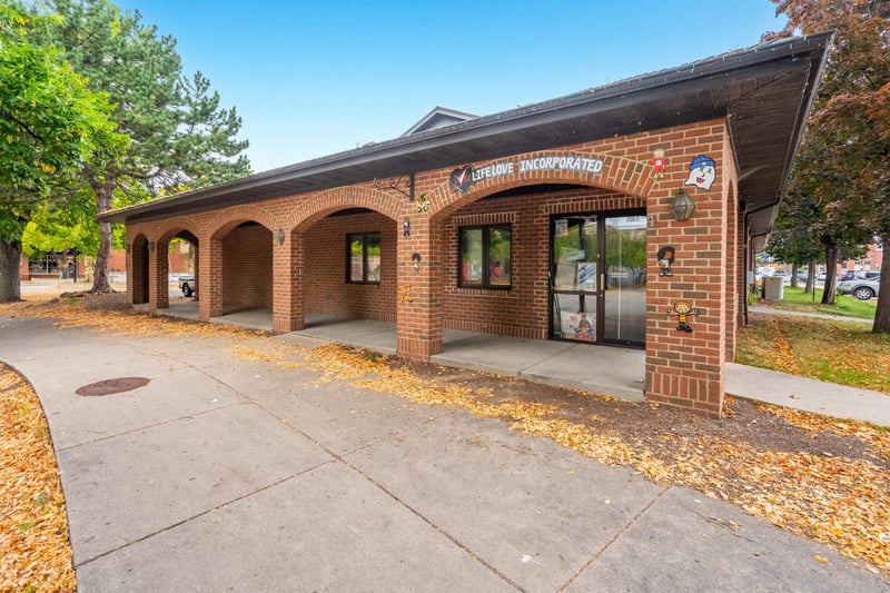 200 Broadway , Green Bay, WI 54303