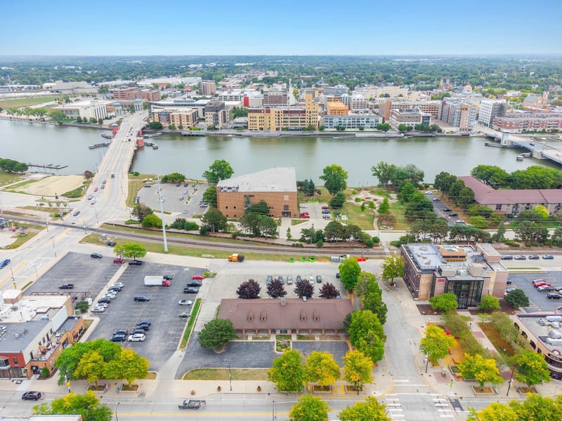 200 Broadway , Green Bay, WI 54303