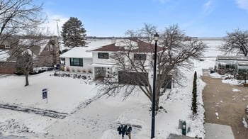 2180 White Swan Dr, Oshkosh, WI 54901