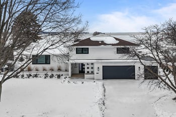 2180 White Swan Dr, Oshkosh, WI 54901