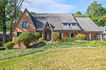 2060 Wintergreen Ct, Green Bay, WI 54304