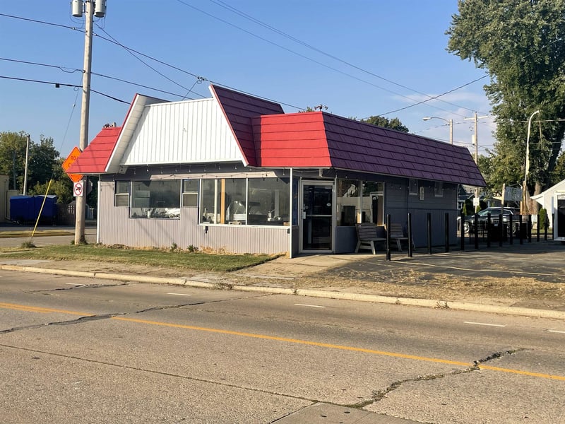 1429 Main St, Oshkosh, WI 54902