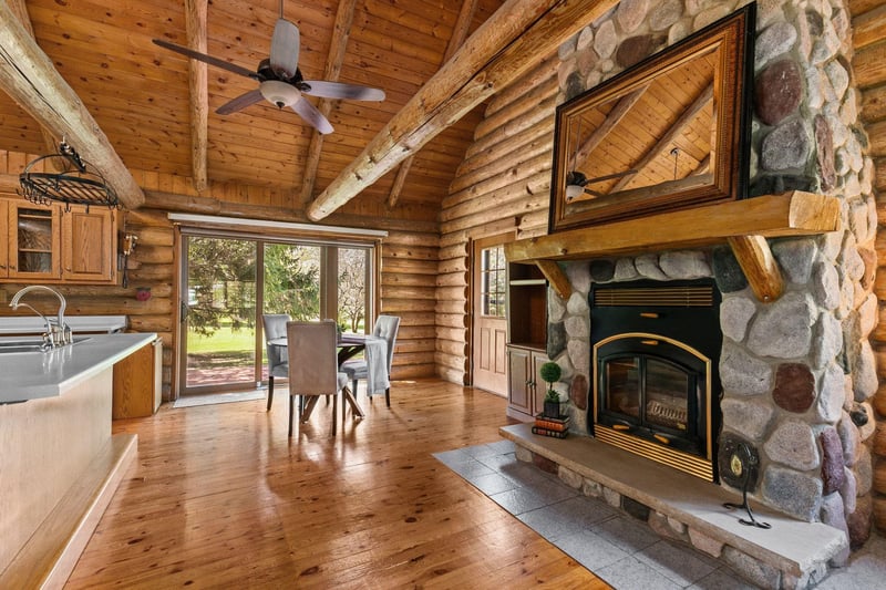 N3873 Anita Wieckert Rd, Appleton, WI 54913