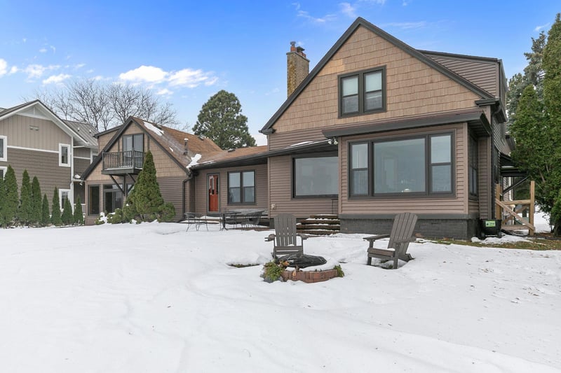 2346 Hickory Ln, Oshkosh, WI 54901