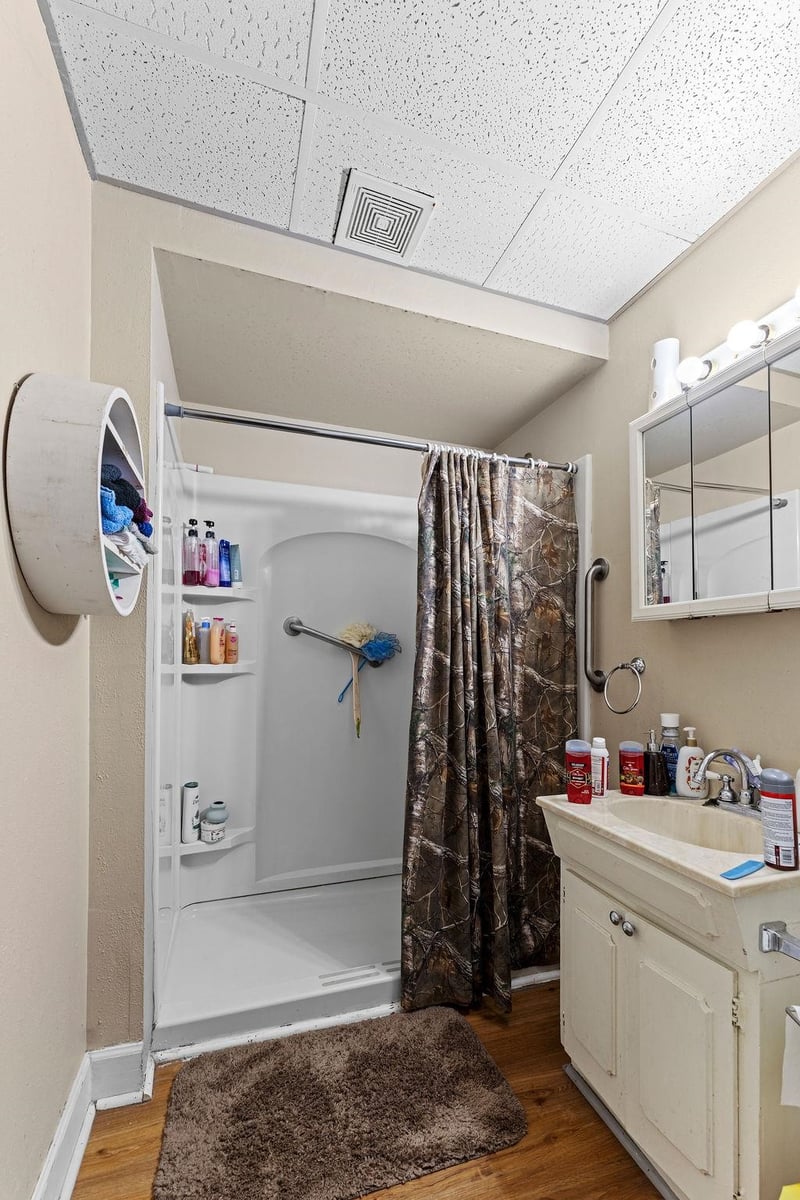 457 12th Ave, Oshkosh, WI 54902