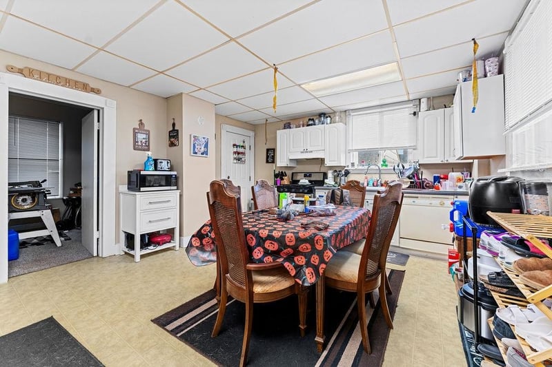 457 12th Ave, Oshkosh, WI 54902