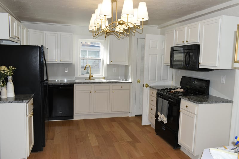 438 5th Ave, Oshkosh, WI 54902