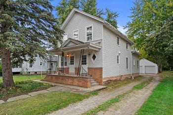 1825 Minnesota St, Oshkosh, WI 54902