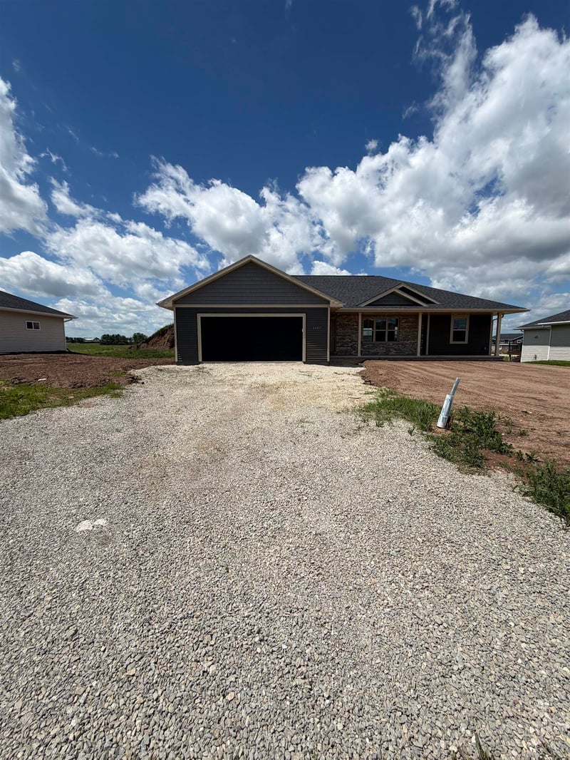 1657 Frontier Rd, Luxemburg, WI 54217