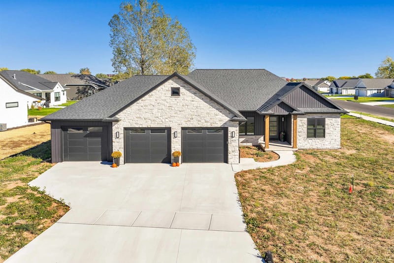 3629 Hank Ave, De Pere, WI 54115-5620