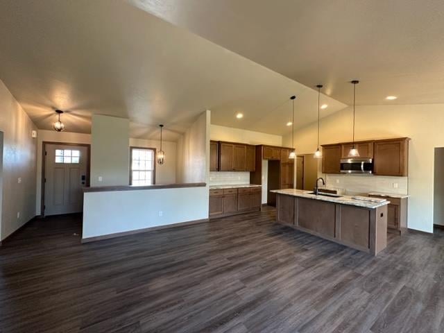 1316 Thorn Creek Dr, Hilbert, WI 54129