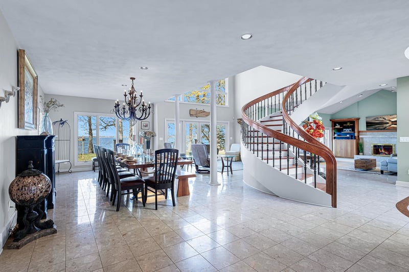 3050 Waldwic Ln, Oshkosh, WI 54904