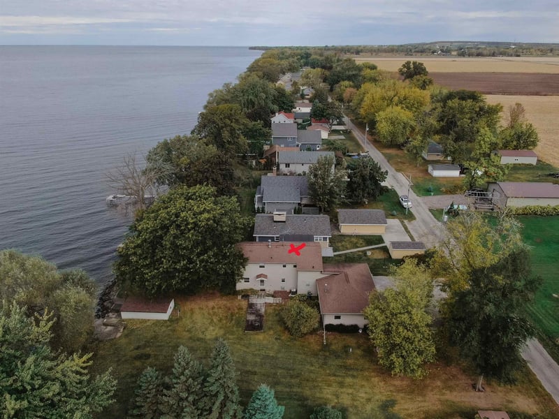 N1637 Gladwater Beach Rd, Malone, WI 53049