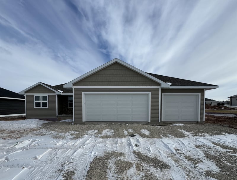 1584 Frontier Rd, Luxemburg, WI 54217-0000