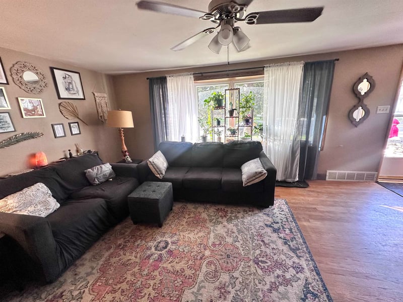 1413 Gross Ave, Green Bay, WI 54304-3305