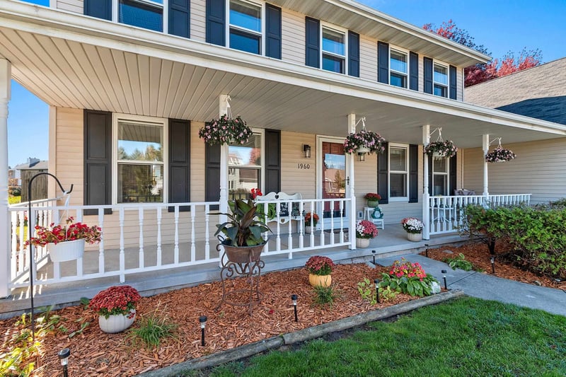 1960 Charles St, De Pere, WI 54115